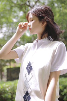 小嘴接尿含着尿液跪喝